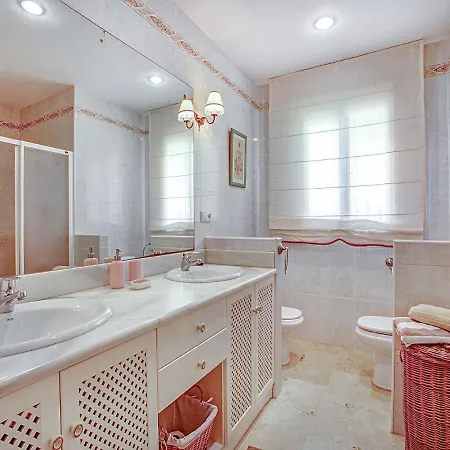 Belvilla By Oyo Casa Amarilla Blanca * Salobrena