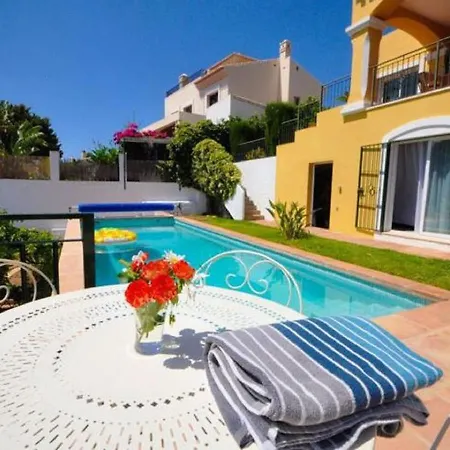 Belvilla By Oyo Casa Amarilla Blanca Holiday home Salobrena