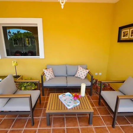 Belvilla By Oyo Casa Amarilla Blanca Holiday home