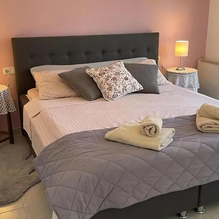 Belvilla By Oyo Casa Amarilla Blanca *